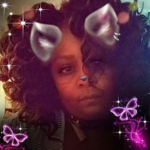 Meet your Posher, Denise